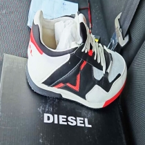 پکیج کفش کتانی مردانه دیزل _ Diesel و کفش مردانه و زنانه ونس _ Vans