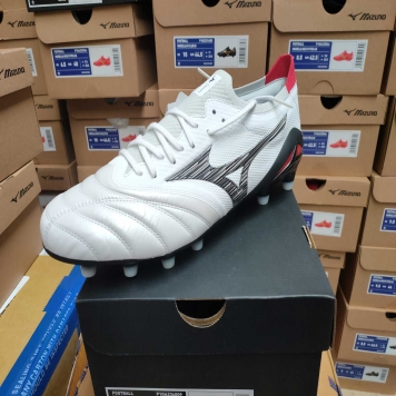 کفش فوتبالی ژاپنی میزانو _ mizuno