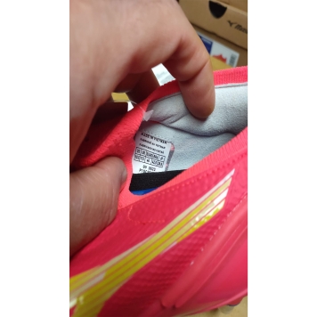 کفش فوتبالی ژاپنی میزانو _ mizuno