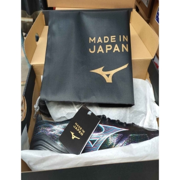 کفش فوتبال ژاپنی میزانو _ mizuno